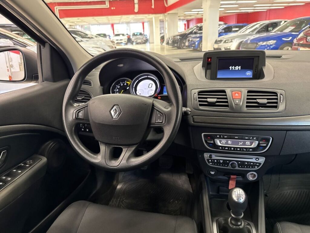 Renault Megane 2010 Ruskea (beige)