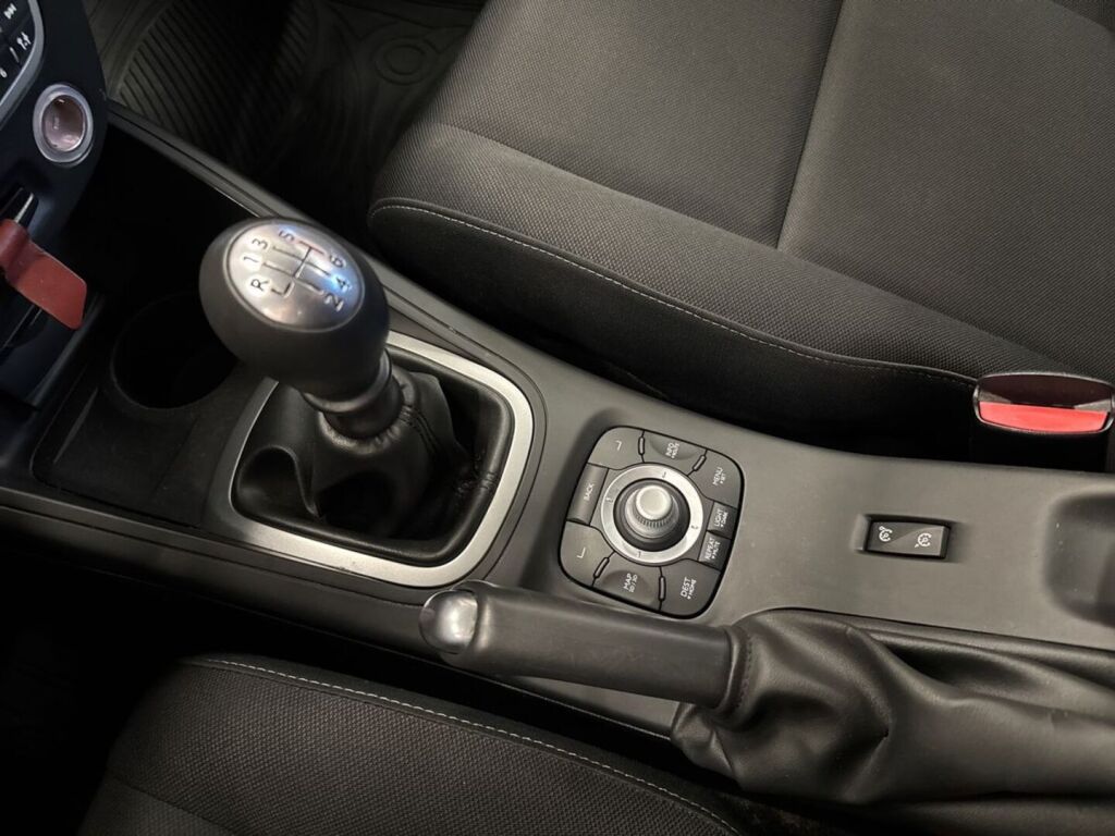 Renault Megane 2010 Ruskea (beige)