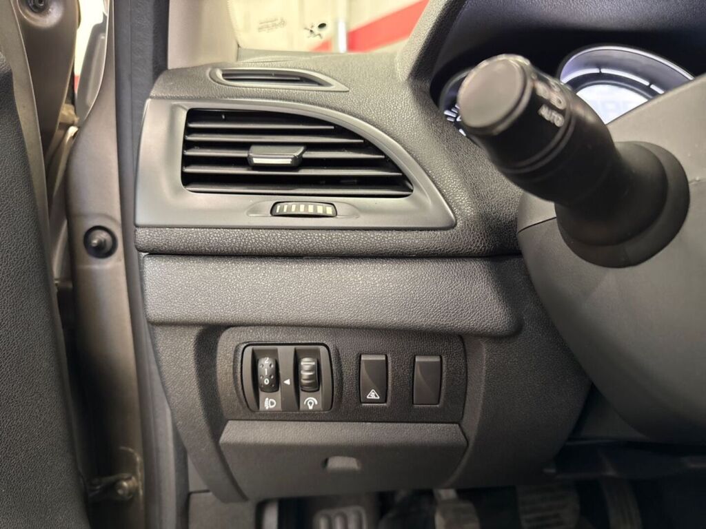 Renault Megane 2010 Ruskea (beige)
