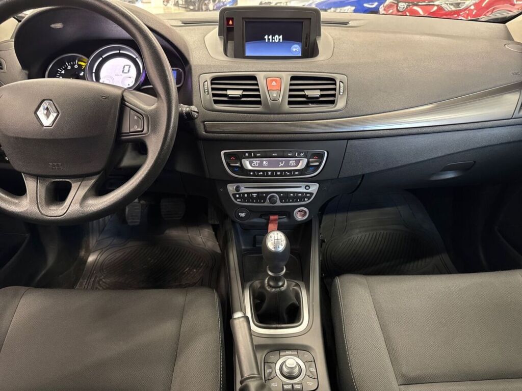 Renault Megane 2010 Ruskea (beige)