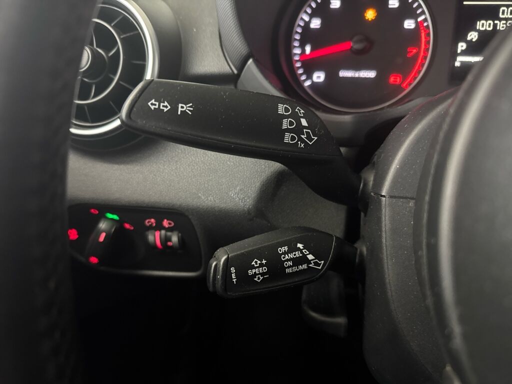 Audi A1 2010 Punainen