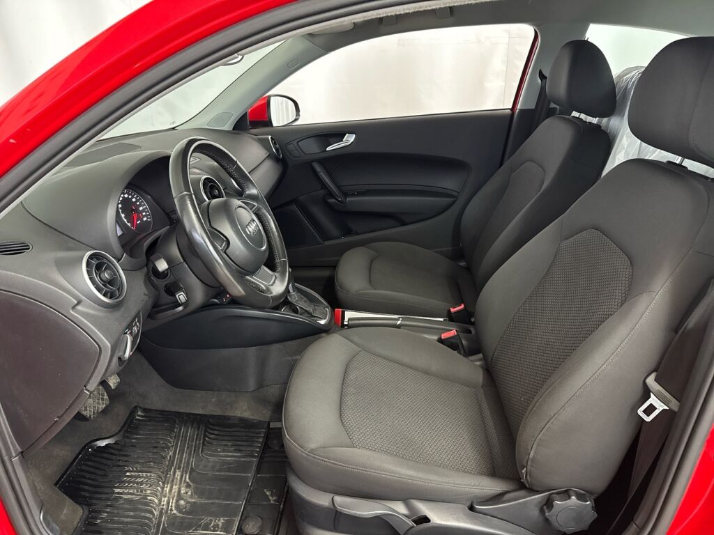 Audi A1 2010 Punainen