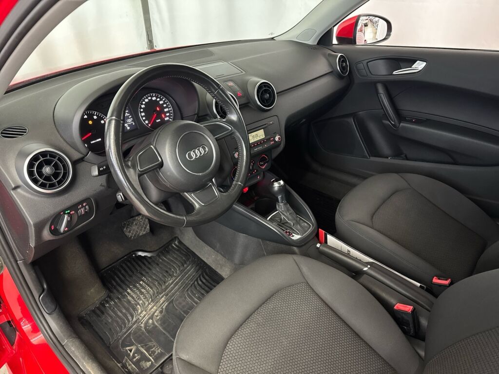 Audi A1 2010 Punainen