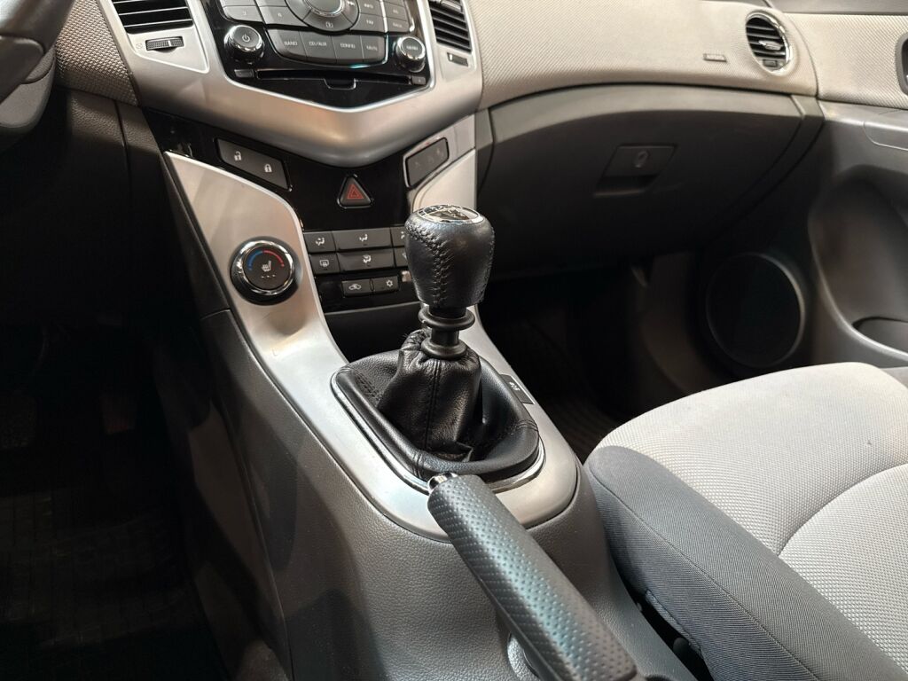 Chevrolet Cruze 2010 Musta