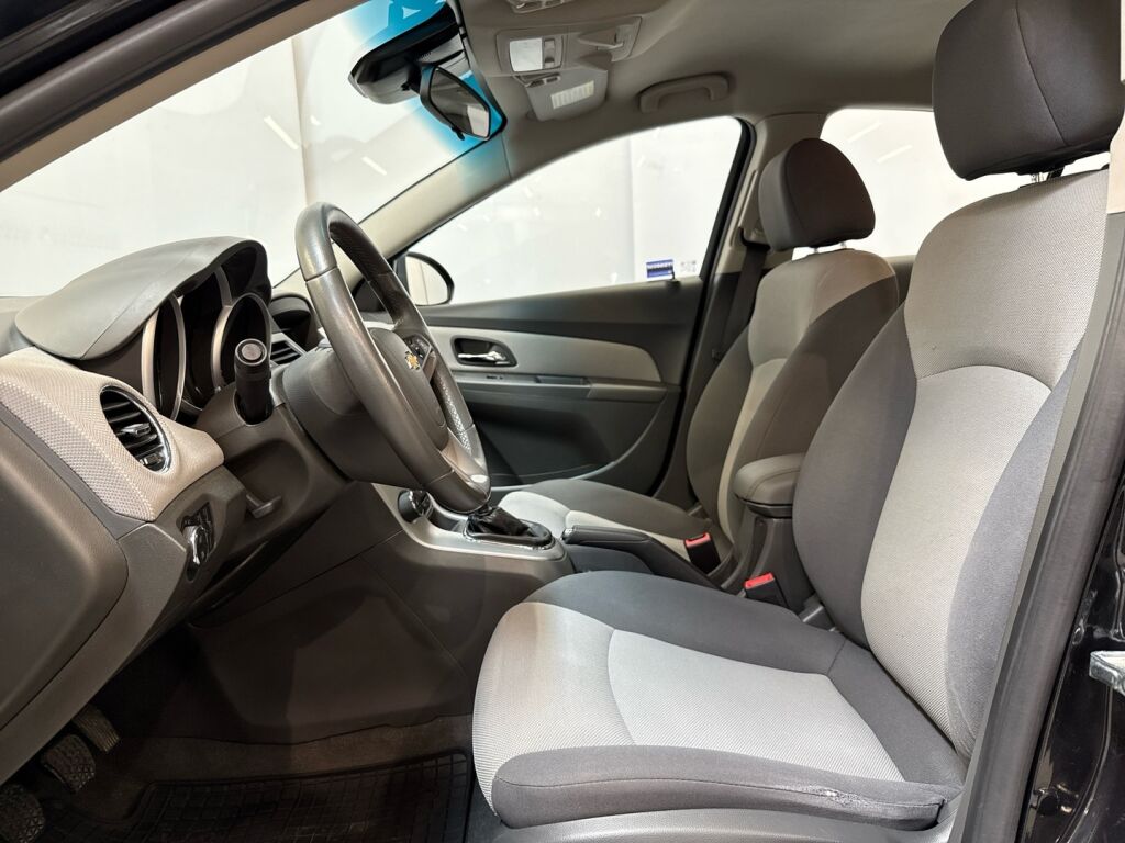 Chevrolet Cruze 2010 Musta