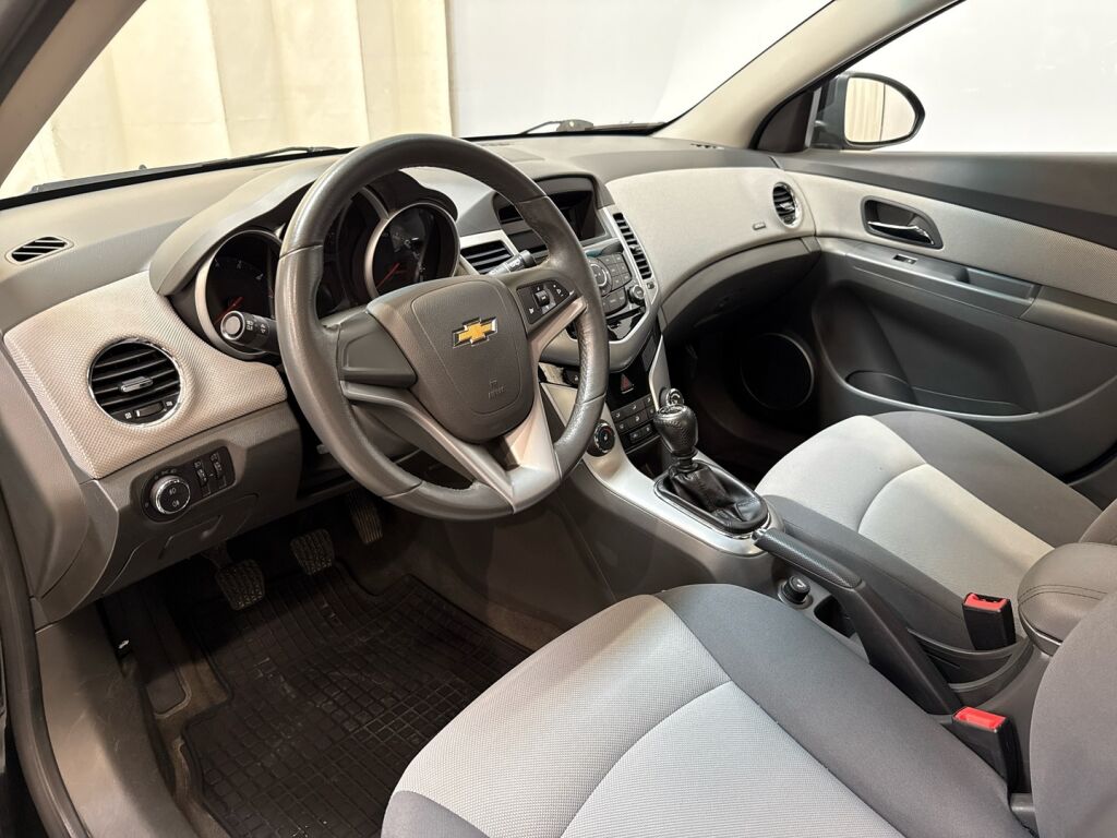 Chevrolet Cruze 2010 Musta