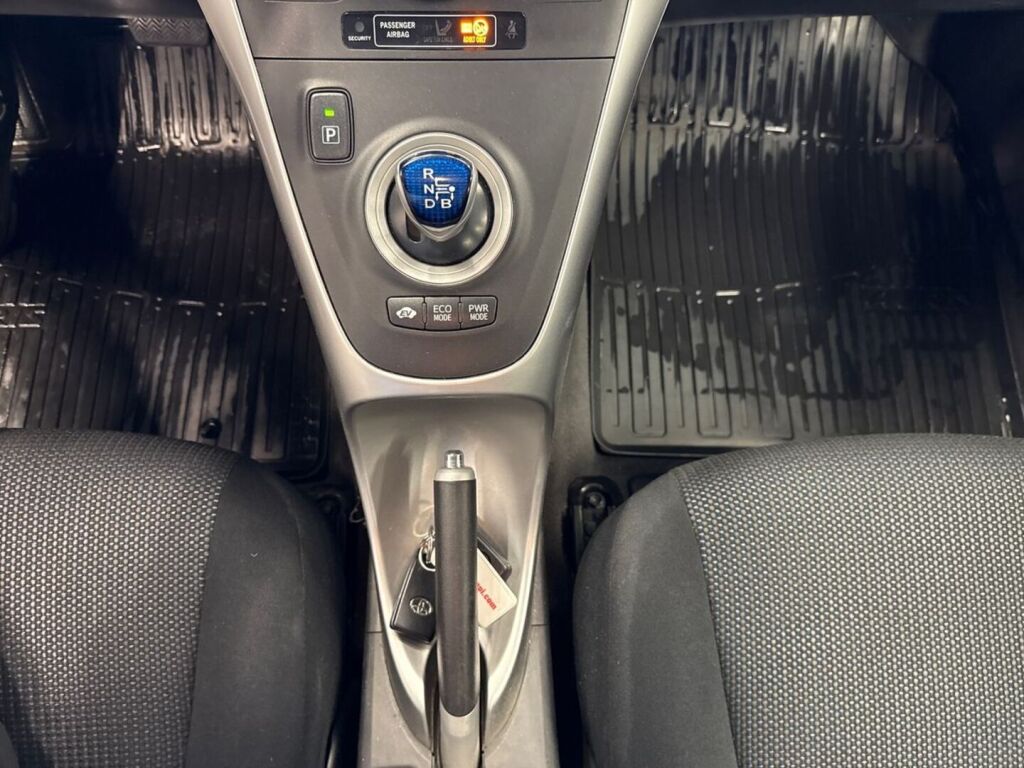 Toyota Auris 2010 Valkoinen