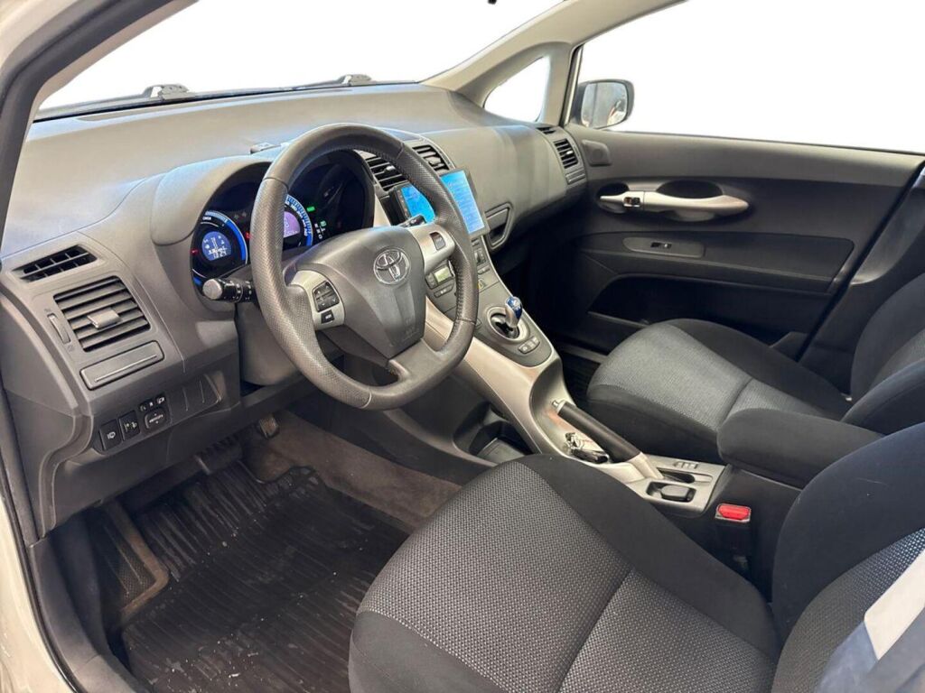 Toyota Auris 2010 Valkoinen