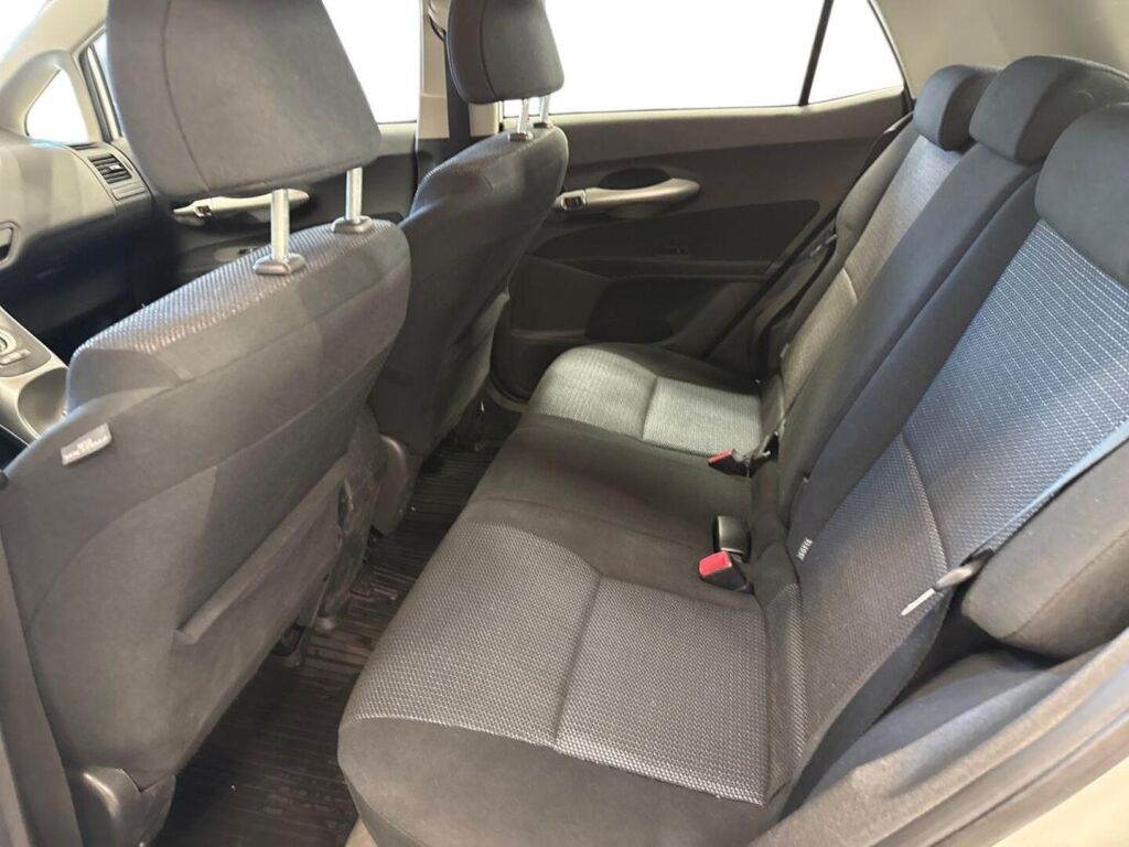 Toyota Auris 2010 Valkoinen