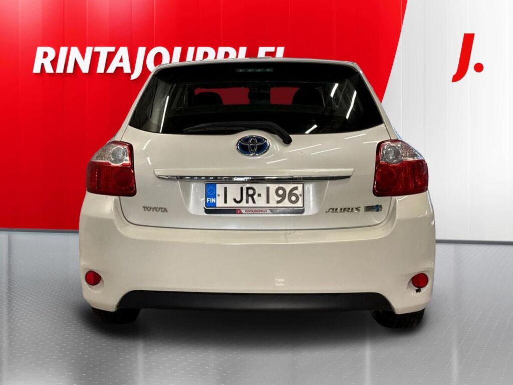 Toyota Auris 2010 Valkoinen