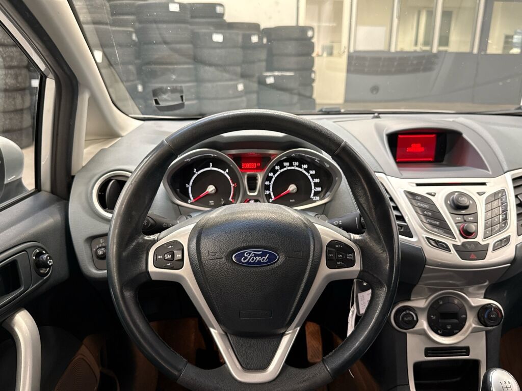 Ford Fiesta 2011 Harmaa