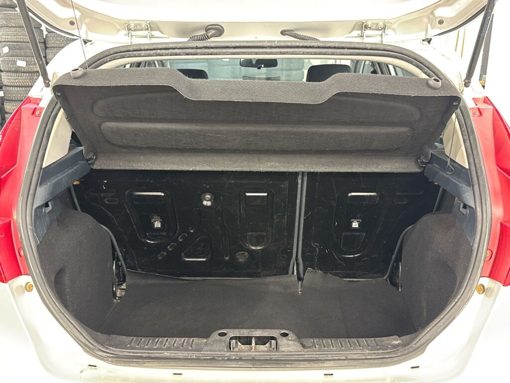 Ford Fiesta 2011 Harmaa