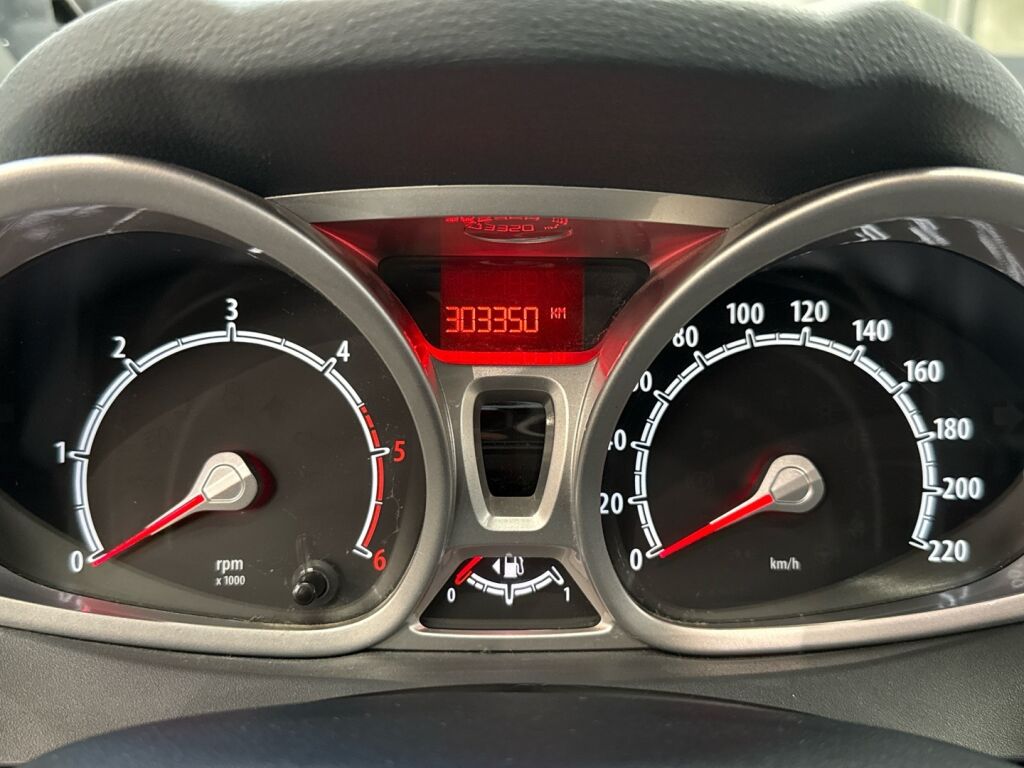 Ford Fiesta 2011 Harmaa