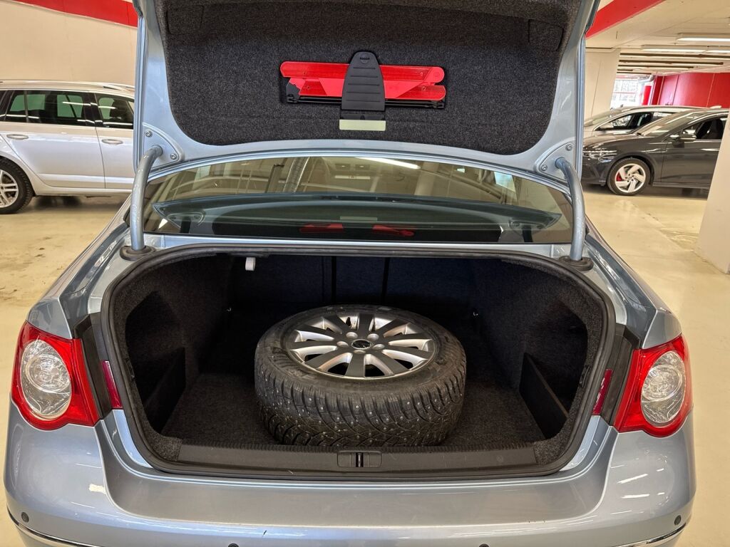 Volkswagen Passat 2005 Hopea