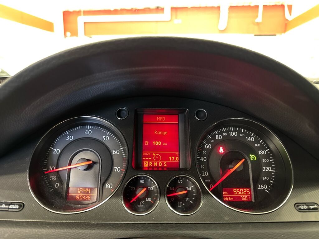 Volkswagen Passat 2005 Hopea