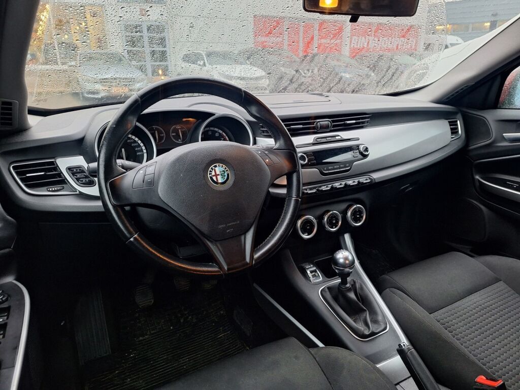 Alfa Romeo Giulietta 2011 Punainen