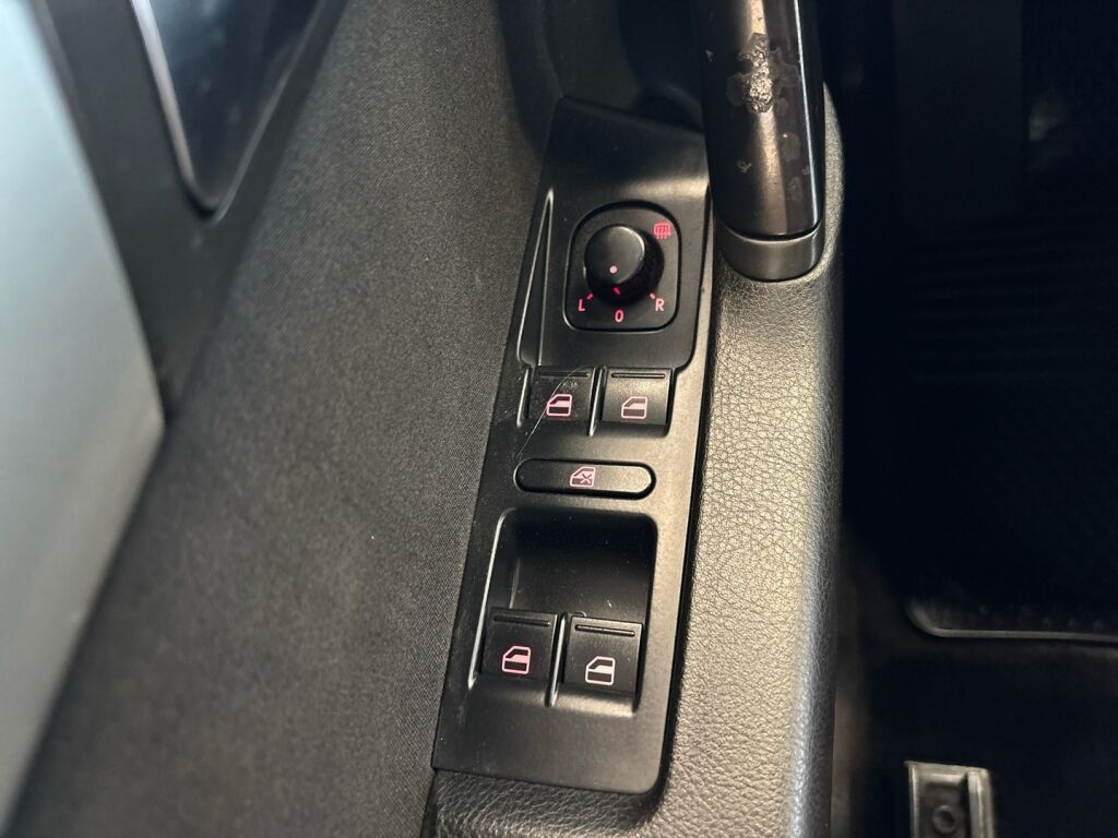 Volkswagen Passat 2011 Ruskea (beige)