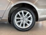 Volkswagen Passat 2011 Ruskea (beige)