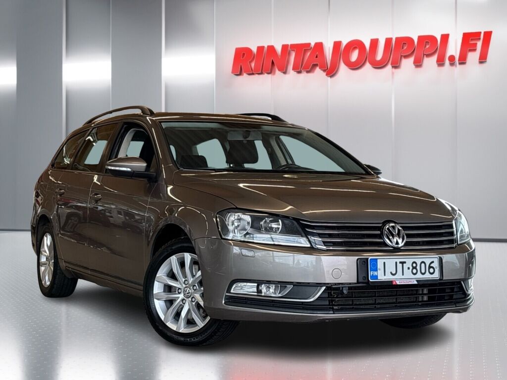 Volkswagen Passat 2011 Ruskea (beige)