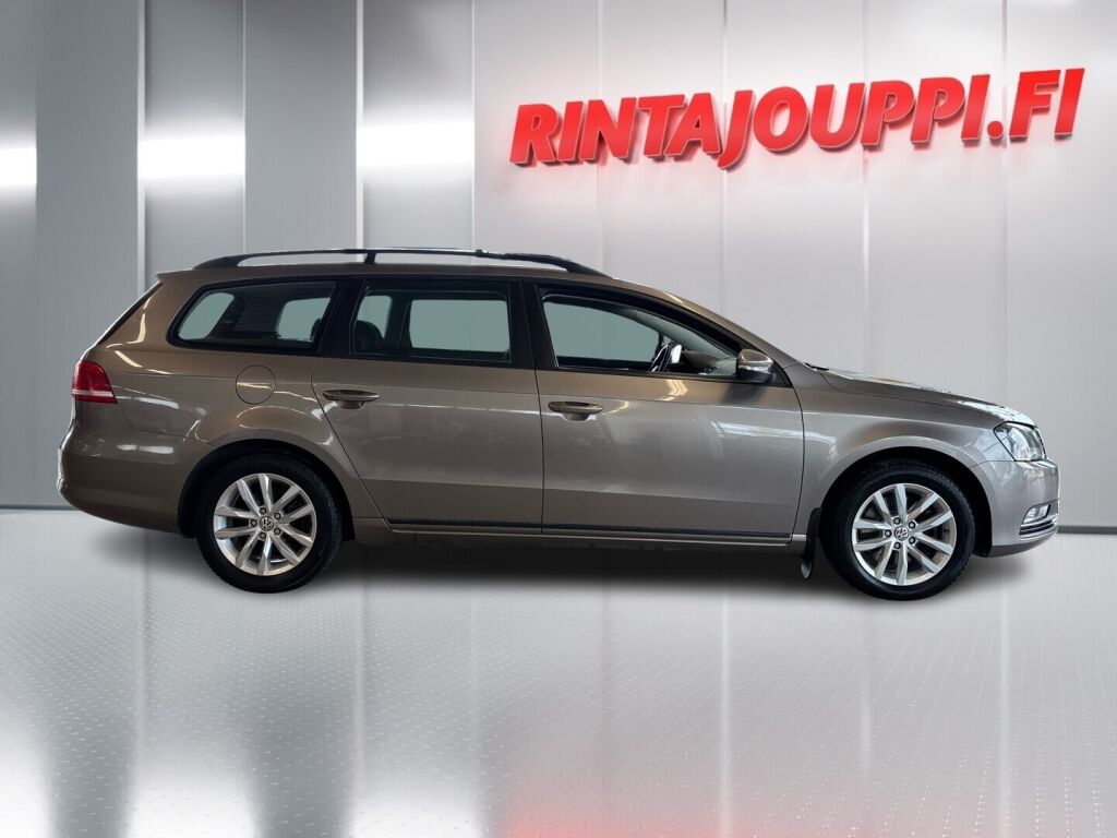Volkswagen Passat 2011 Ruskea (beige)