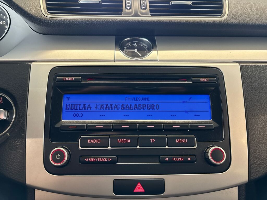 Volkswagen Passat 2011 Ruskea (beige)