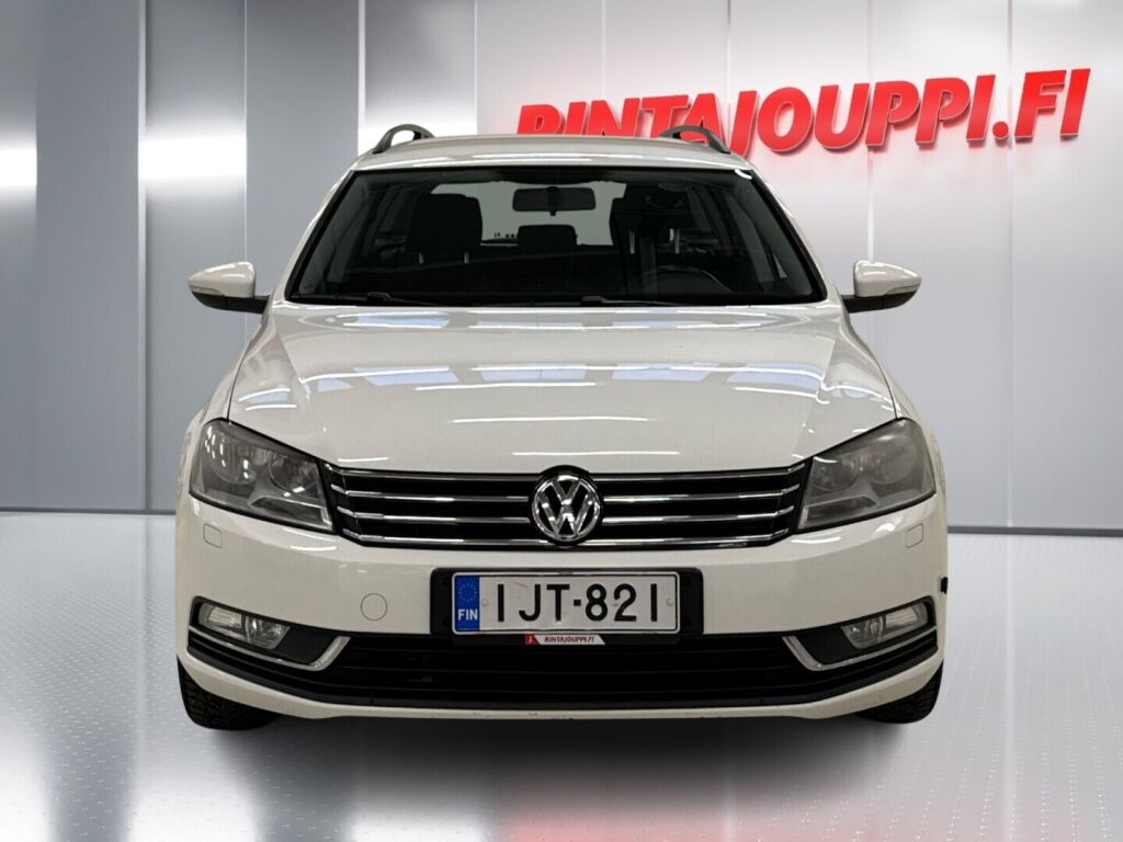 Volkswagen Passat 2011 Valkoinen