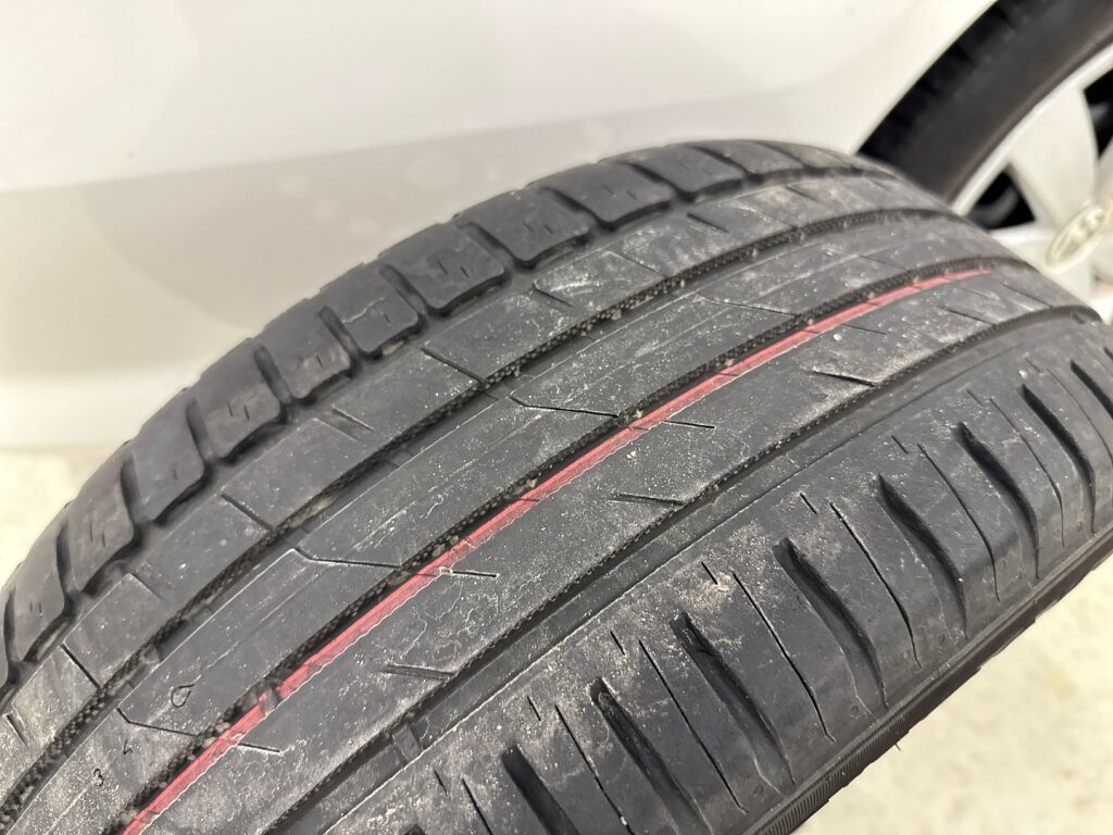 Volkswagen Passat 2011 Valkoinen