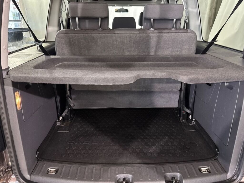 Volkswagen Caddy Maxi 2011 Ruskea (beige)