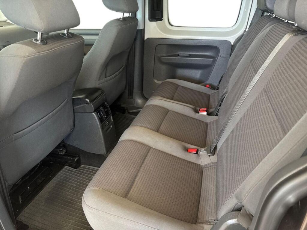 Volkswagen Caddy Maxi 2011 Ruskea (beige)