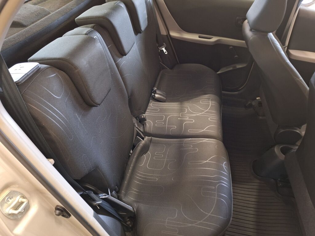 Toyota Yaris 2011 Hopea