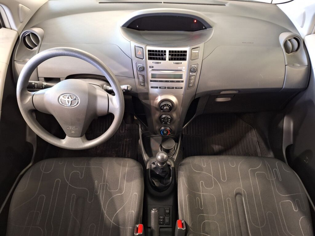 Toyota Yaris 2011 Hopea