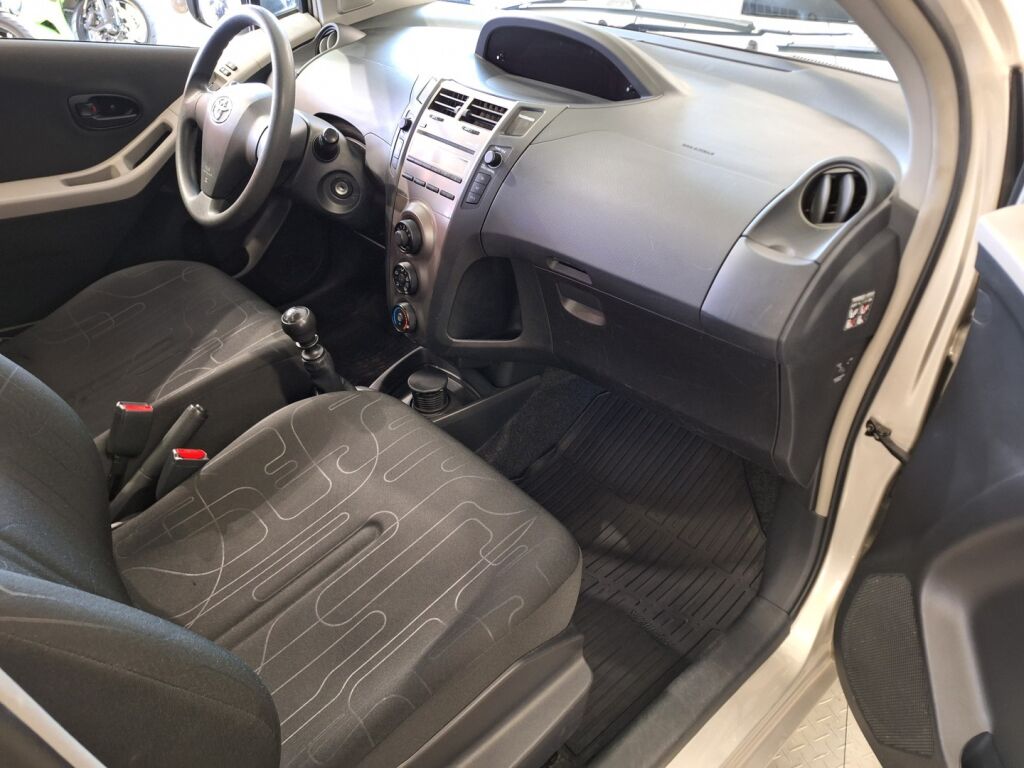 Toyota Yaris 2011 Hopea