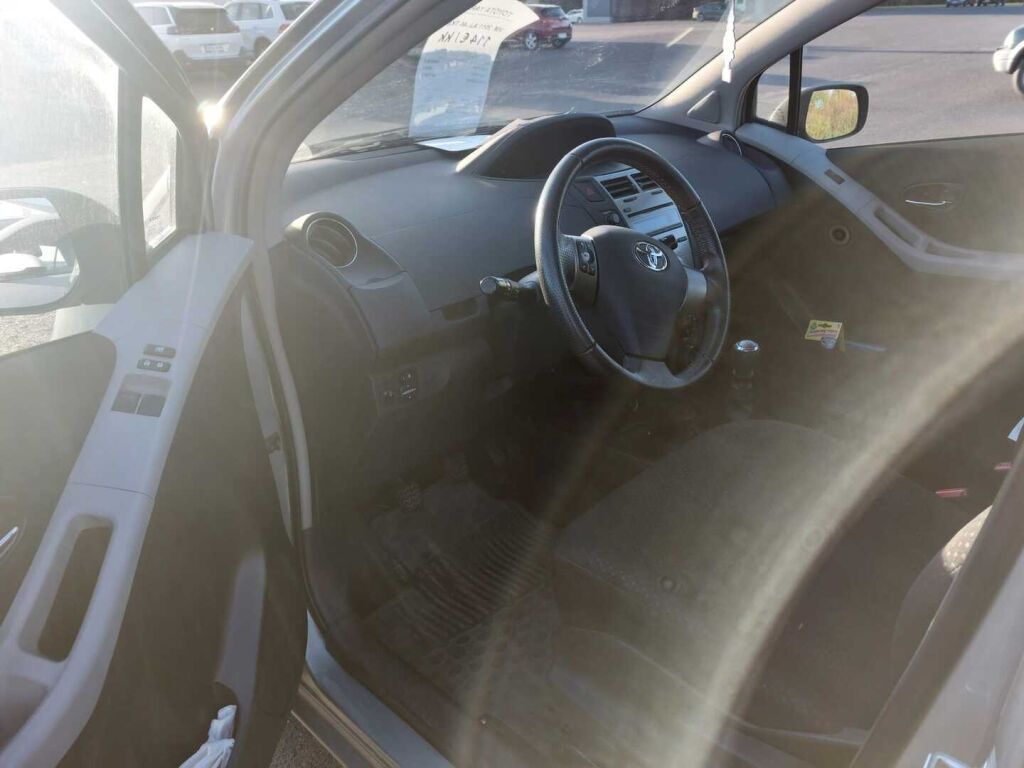 Toyota Yaris 2011, kuva 4/4