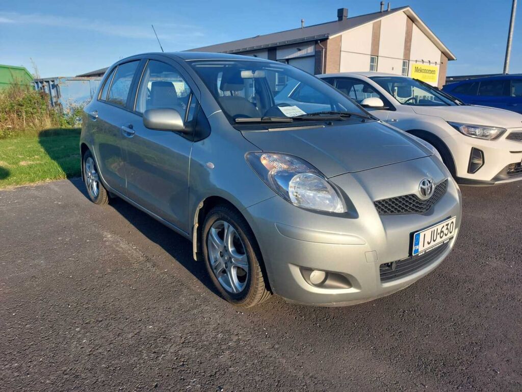 Toyota Yaris 2011, kuva 2/4