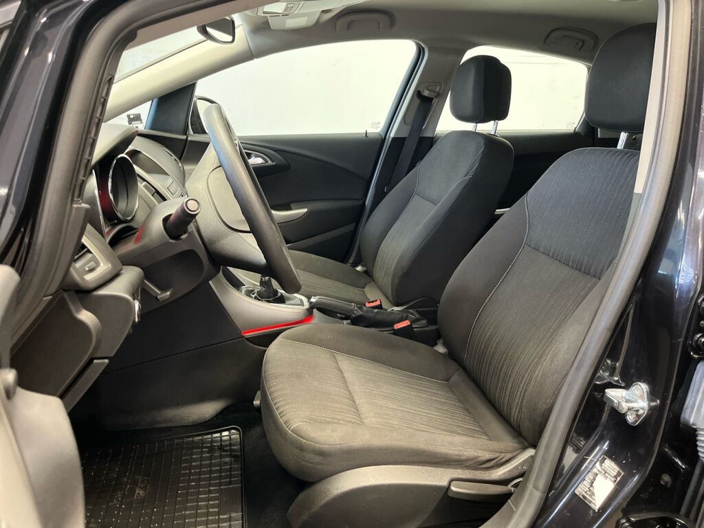 Opel Astra 2011 Musta