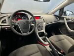 Opel Astra 2011 Musta