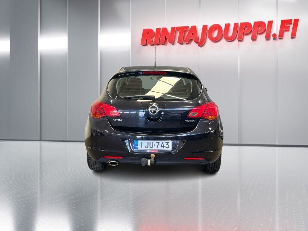 Opel Astra 2011 Musta