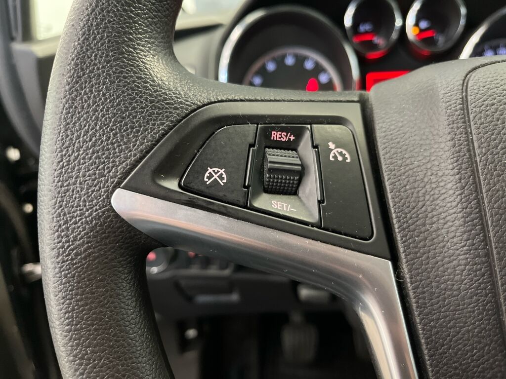 Opel Astra 2011 Musta