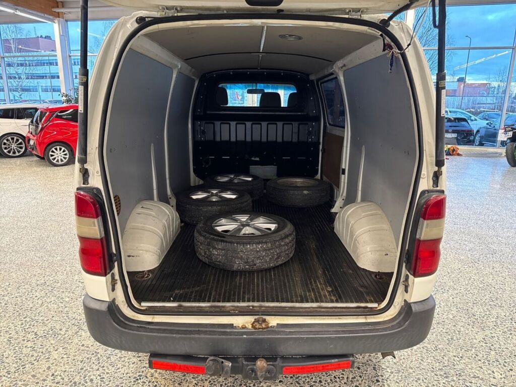 Toyota Hiace 2011 Valkoinen