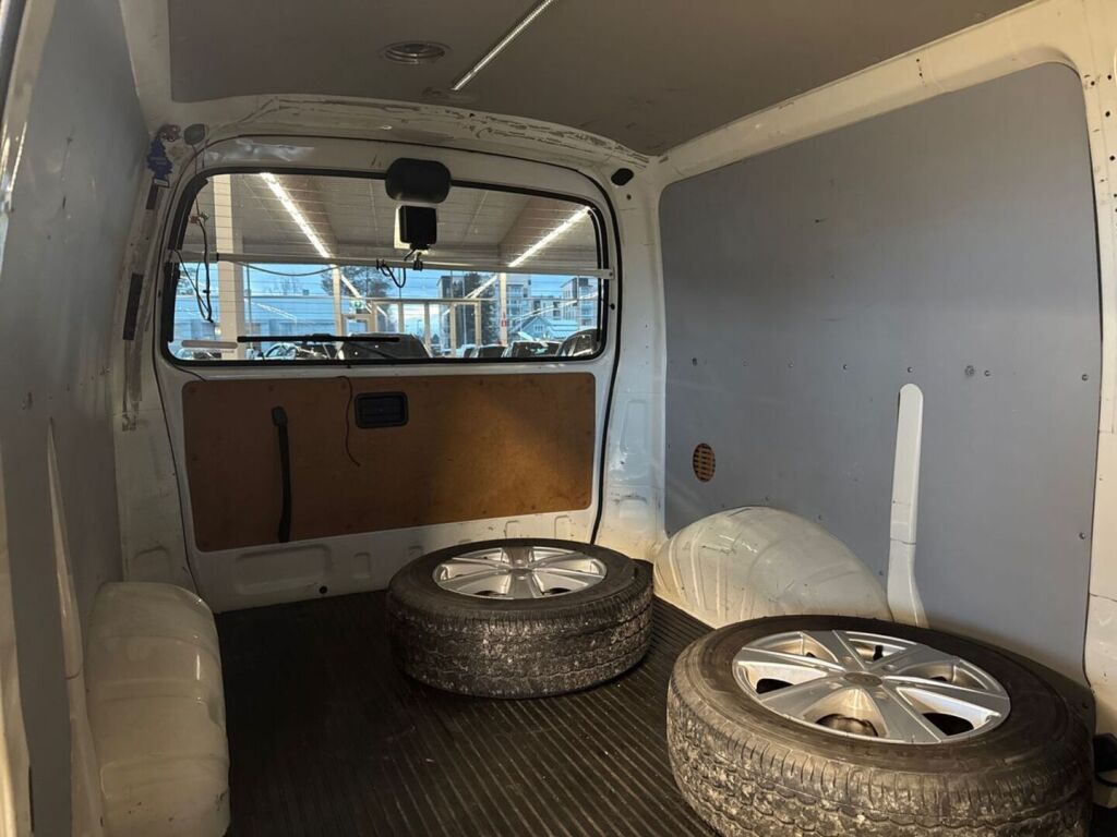 Toyota Hiace 2011 Valkoinen