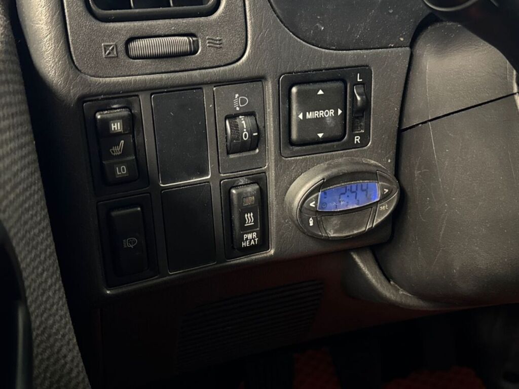 Toyota Hiace 2011 Valkoinen