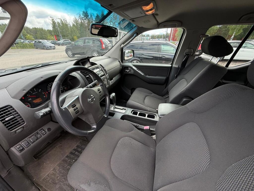 Nissan Navara 2006 Harmaa