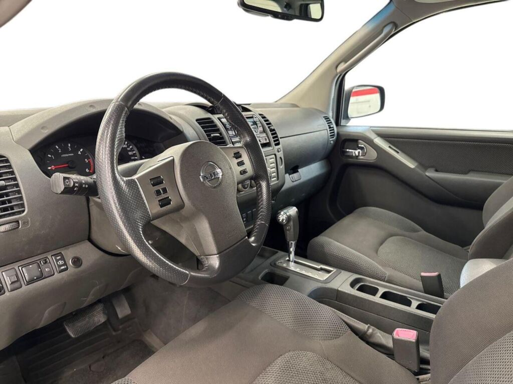 Nissan Navara 2006 Harmaa