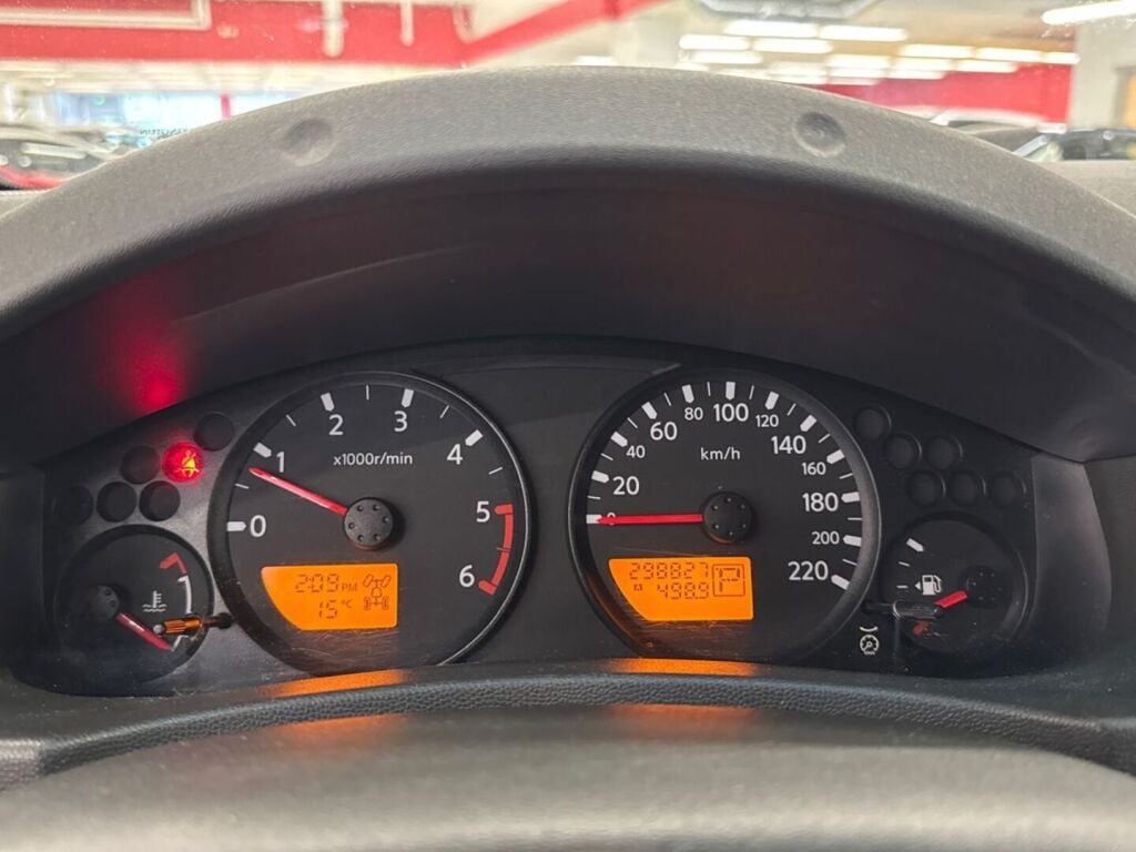 Nissan Navara 2006 Harmaa
