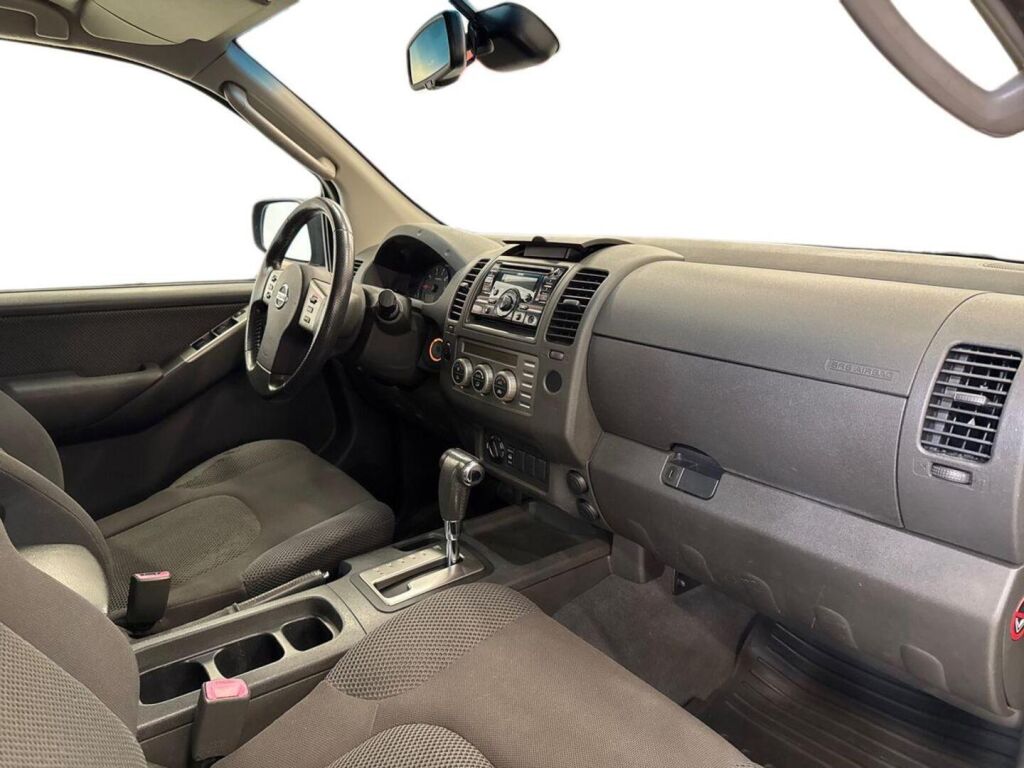 Nissan Navara 2006 Harmaa