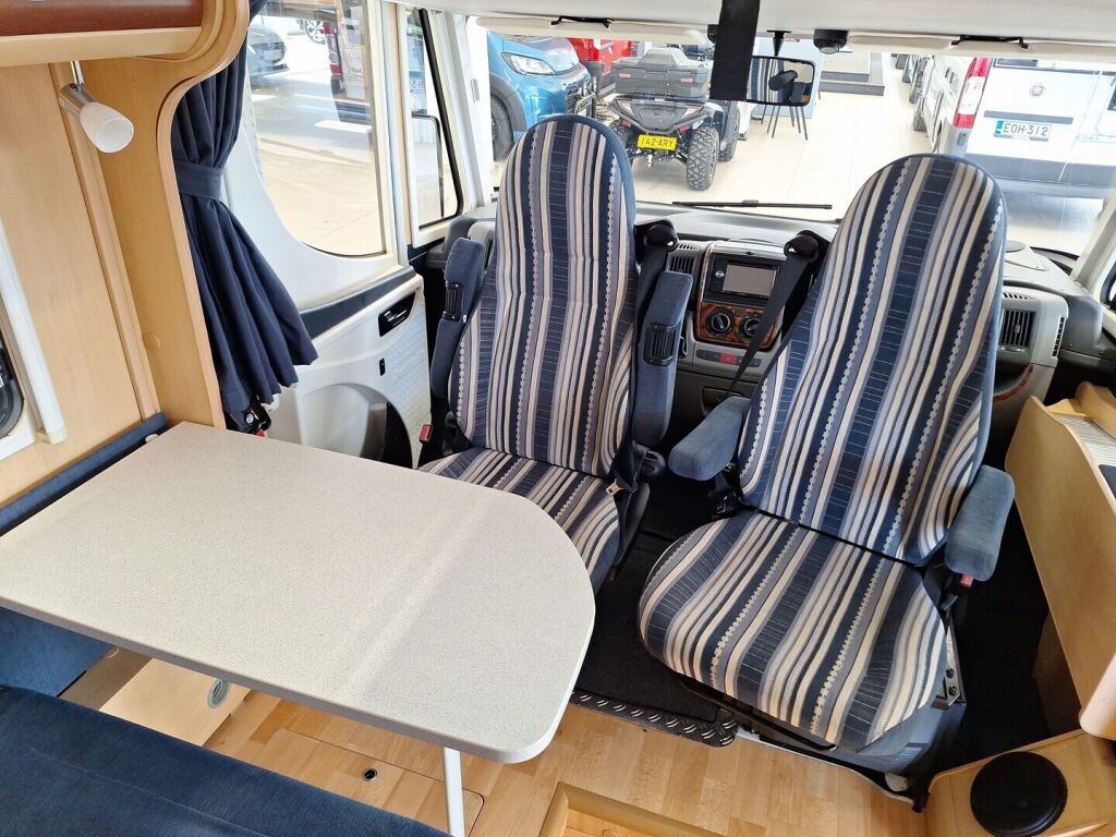 Dethleffs Globebus 2009 Valkoinen