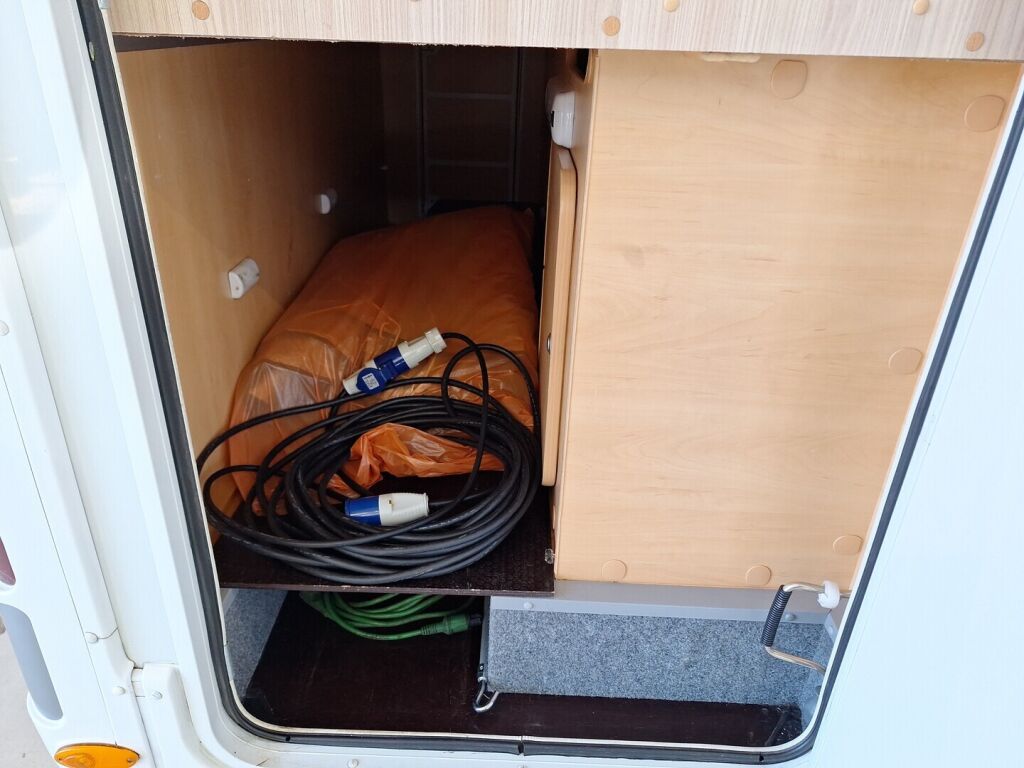 Dethleffs Globebus 2009 Valkoinen