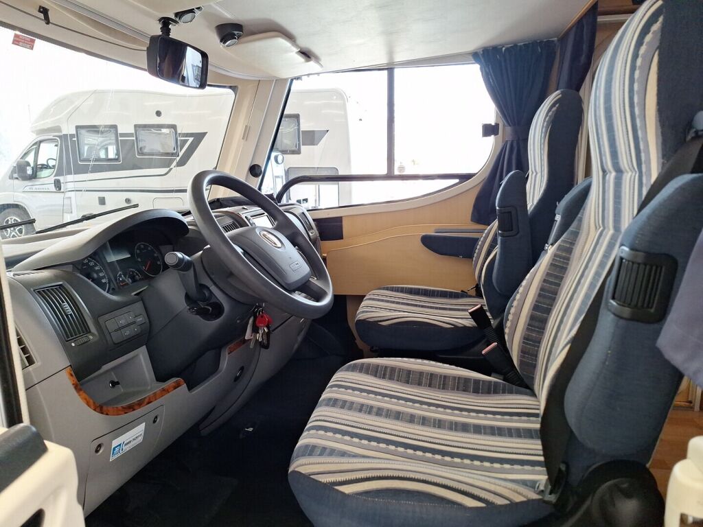 Dethleffs Globebus 2009 Valkoinen