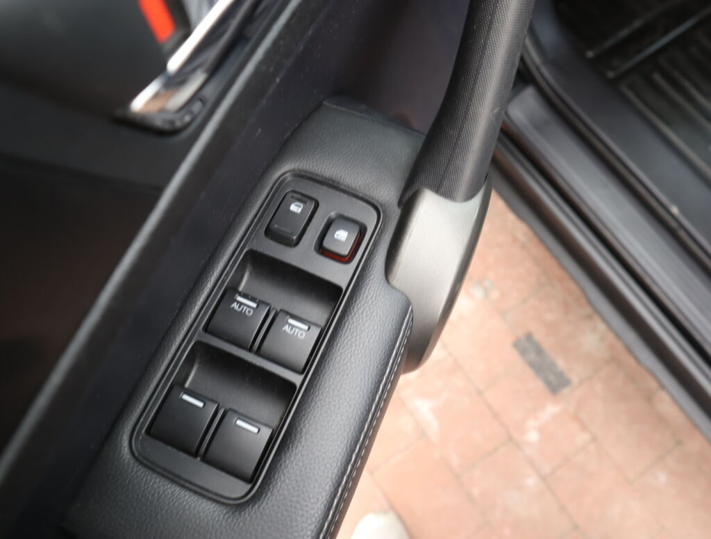 Honda CR-V 2011 Musta
