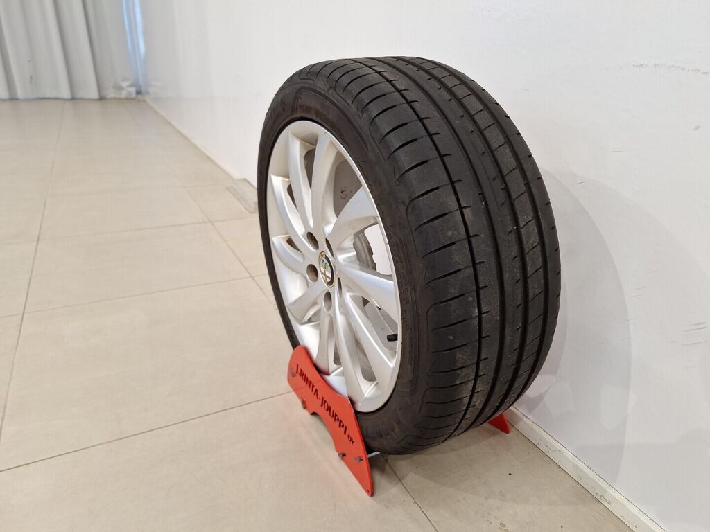 Alfa Romeo Giulietta 2013 Musta